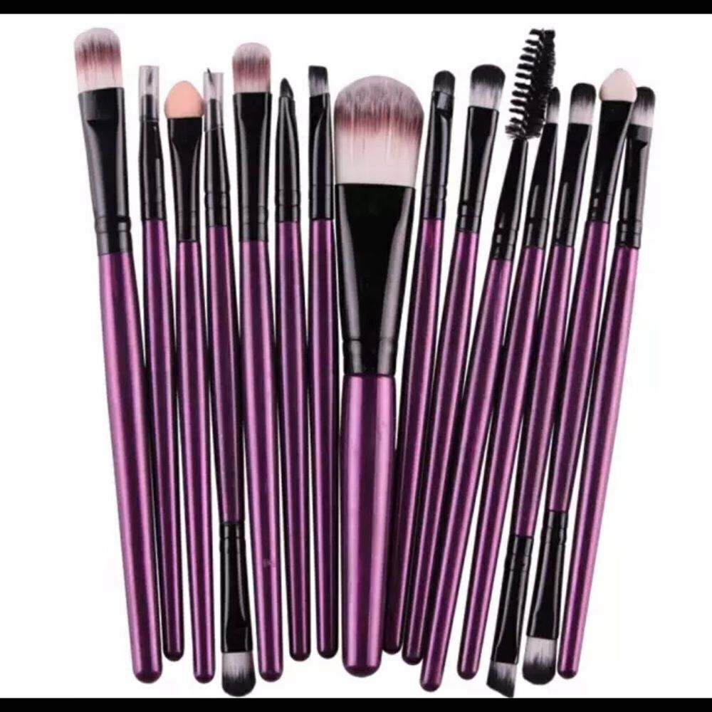 ‎15 PIECE MAKEUP BRUSH SET + CASE